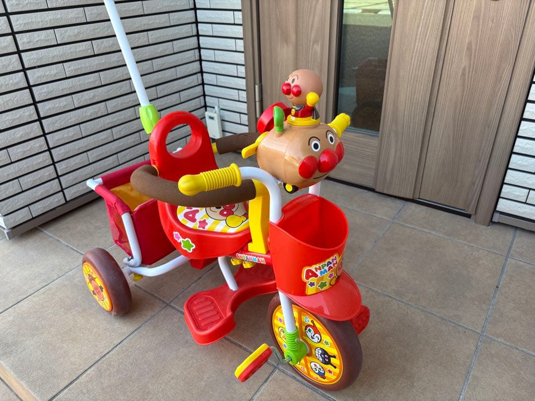 【人気キャラ】アンパンマン 三輪車｜安全バー・押し棒付き