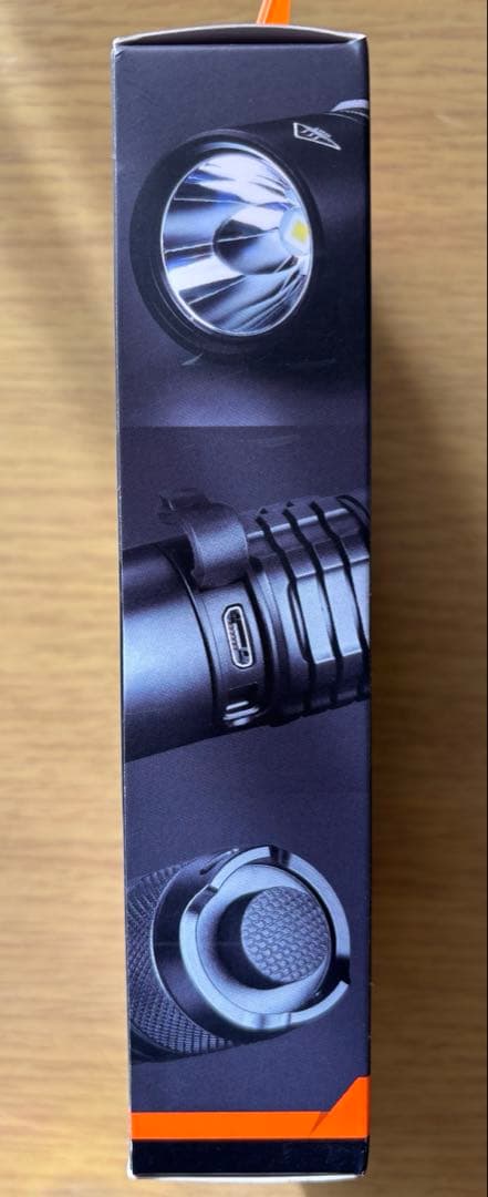 新品未開封　Fenix UC35 V2.0 フラッシュライト最大1000ルーメン