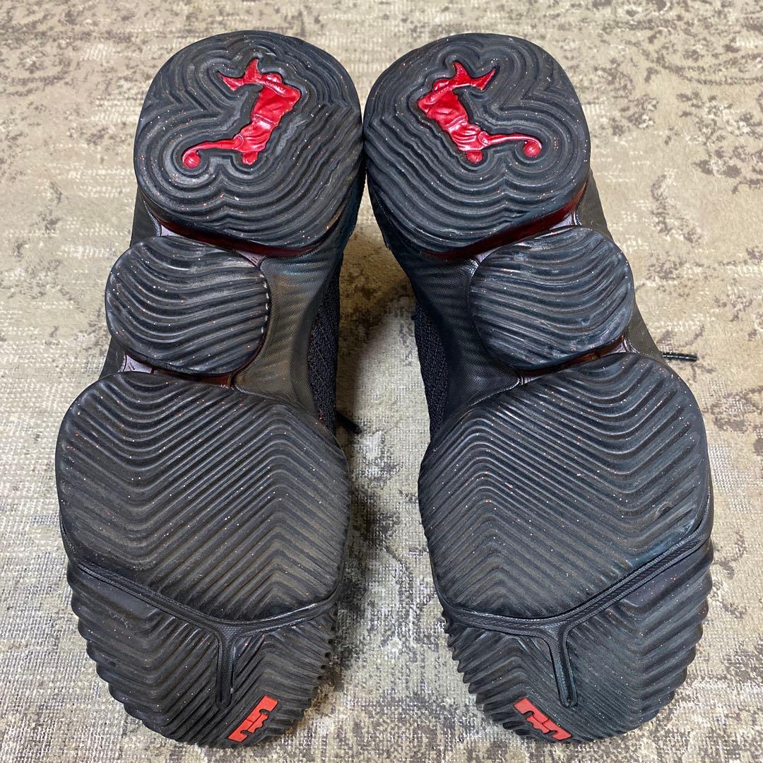 Nike バスケットボールシューズ ブラック/レッド　 レブロン16