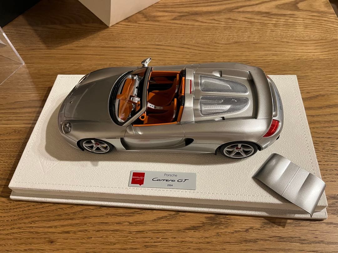 Make Up 1/18 Porsche Carrera GTシルバー