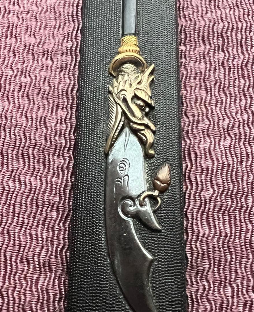 刀装具 小柄(柄のみ) 江戸金工 青龍刀 関羽模様図 箱付き