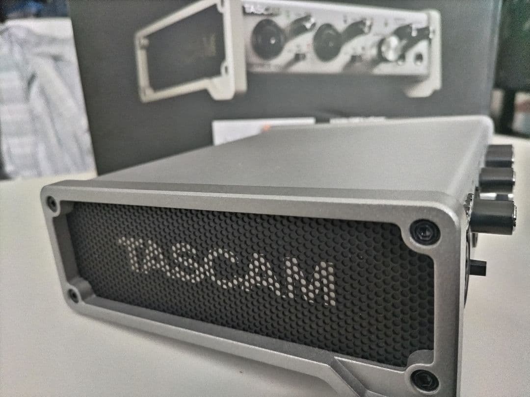 TASCAM SERIES 102i USBオーディオインターフェイス