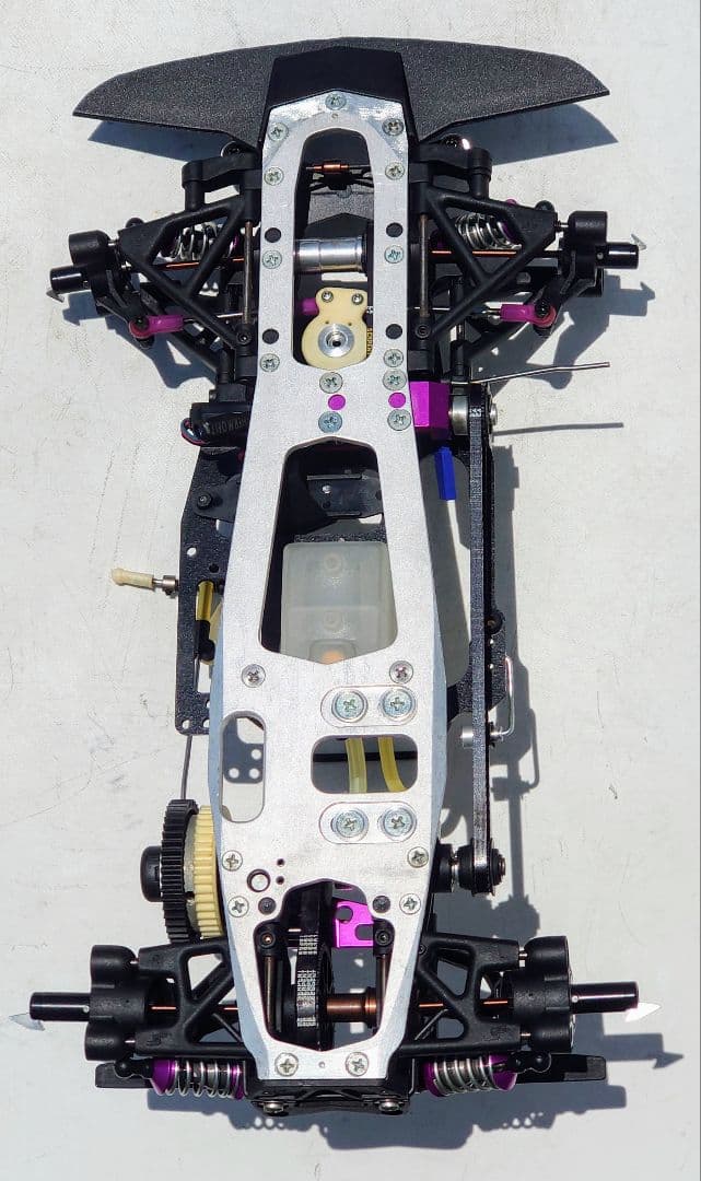 未使用シャーシ！サーパント 1/10GPレーシングカー ピニオン クラッチ付