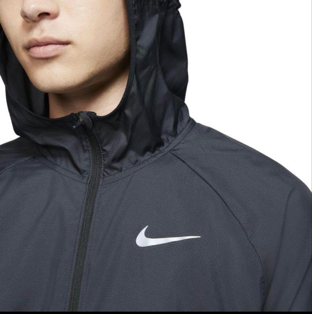 L ☆新品☆ ナイキ　エッセンシャル フーデッド 軽量薄手ランニングジャケット
