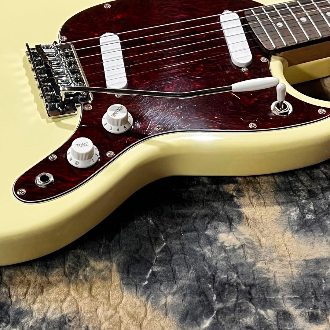 Vintage ムスタング エレキギター クリーム色 管AK