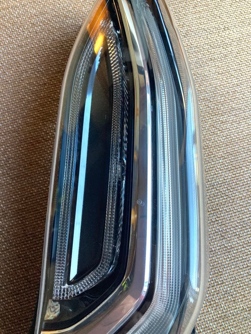 N-BOX JF4 LEDテールランプ 右側