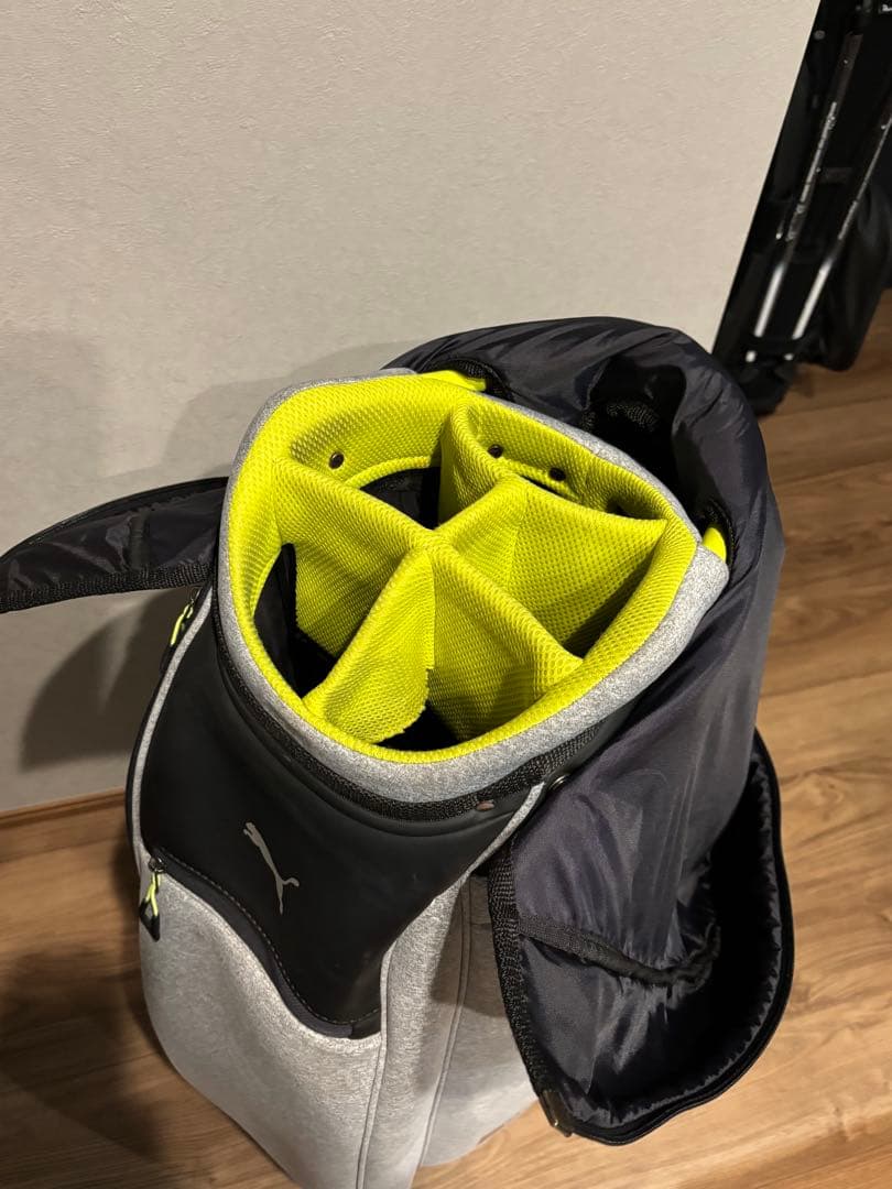 PUMA フード付きキャディバッグ グレー