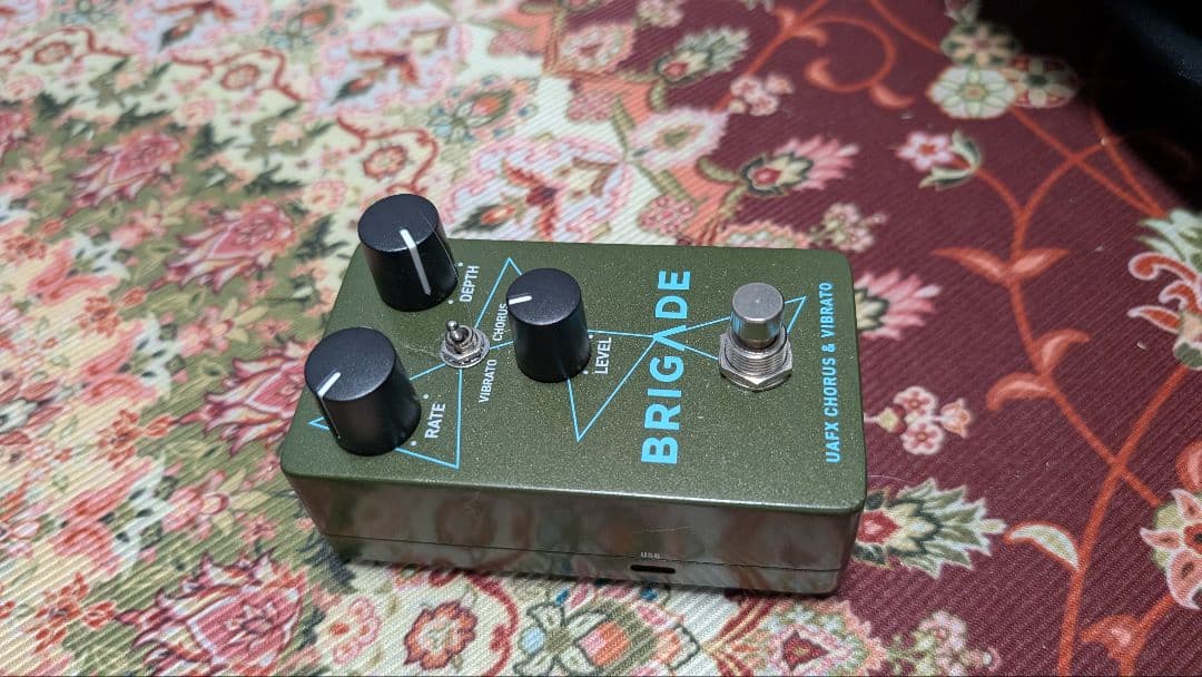 ギター UAFX Brigade Chorus & Vibrato