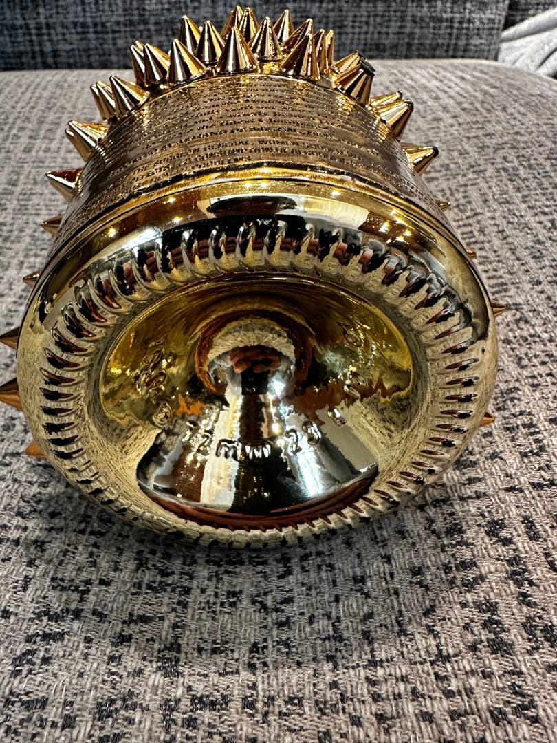 【新品未開封】アルマンド ゴールド トゲトゲスタッズ デコレーションボトル