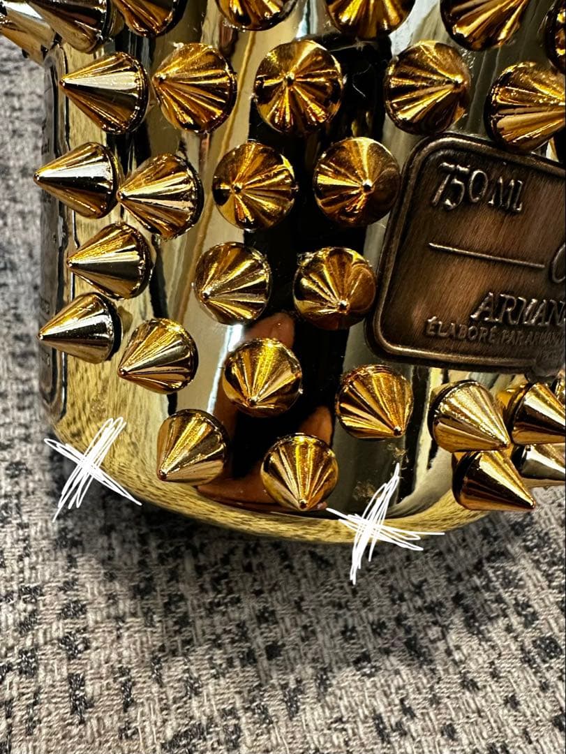 【新品未開封】アルマンド ゴールド トゲトゲスタッズ デコレーションボトル