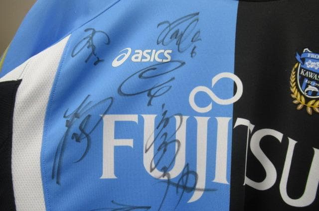 川崎フロンターレ　2008年アシックスユニフォームサイン多数人！！
