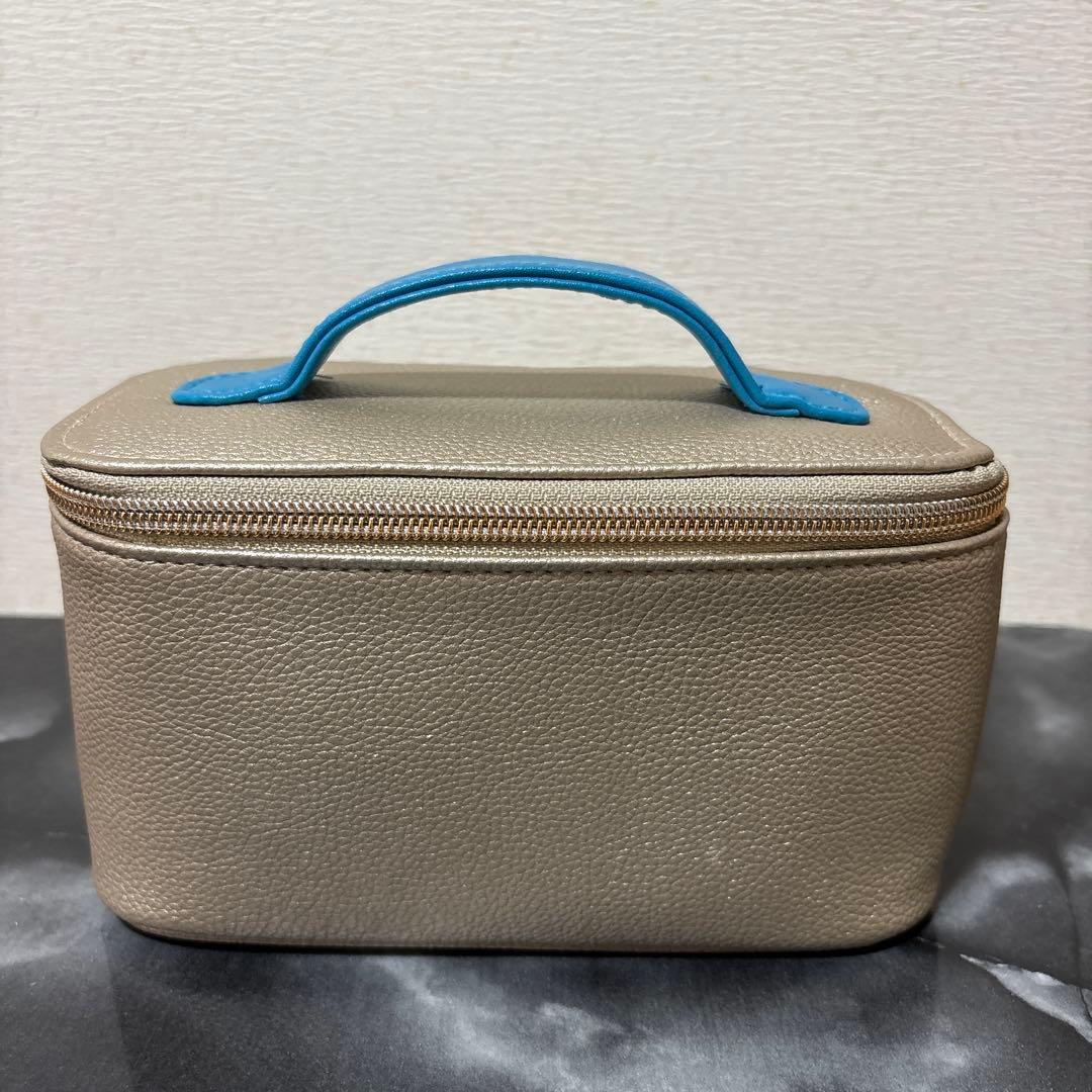 エミレーツ女性用ファーストクラスアメニティ