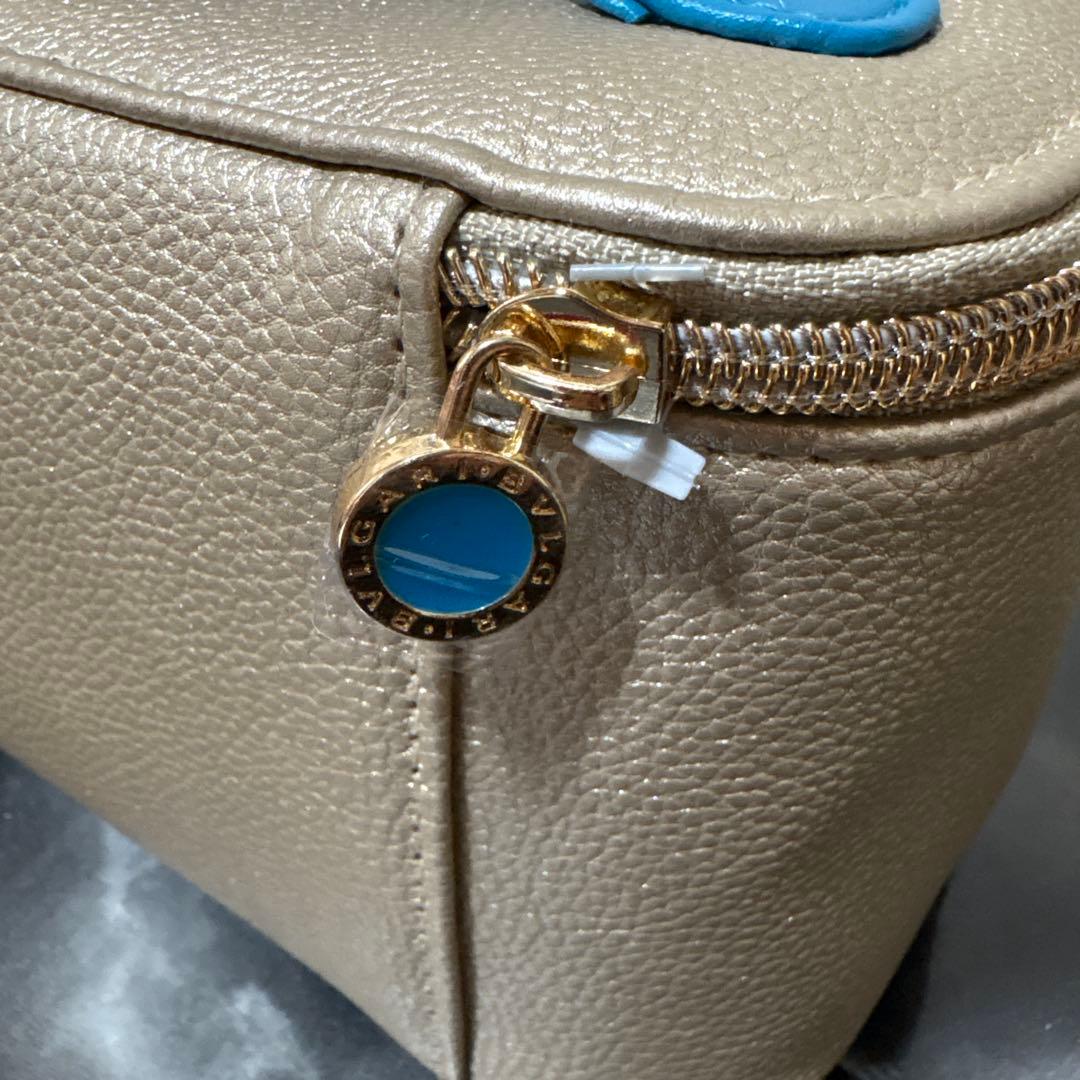 エミレーツ女性用ファーストクラスアメニティ