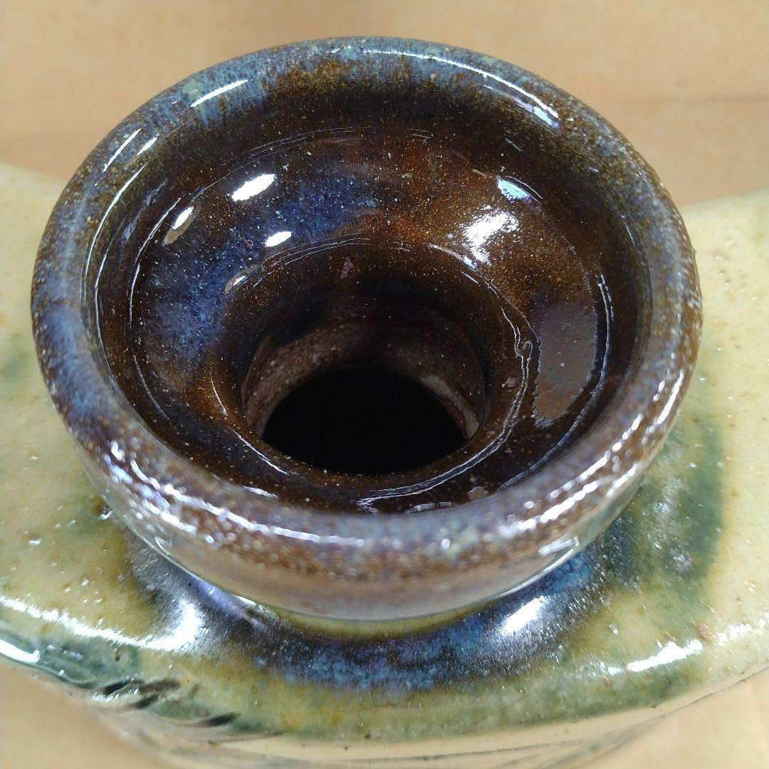 【本物保証】金城次郎 壷屋焼 抱瓶(海老魚紋) 共箱 栞 ｗ25.3㎝ 人間国宝