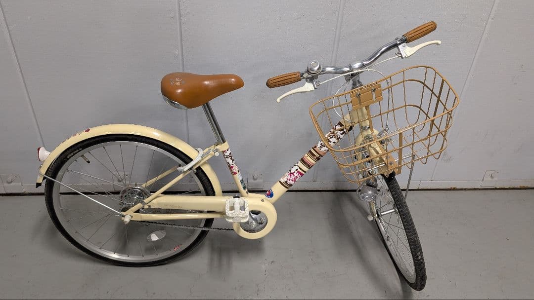 子供用自転車 クリーム色 金属バスケット