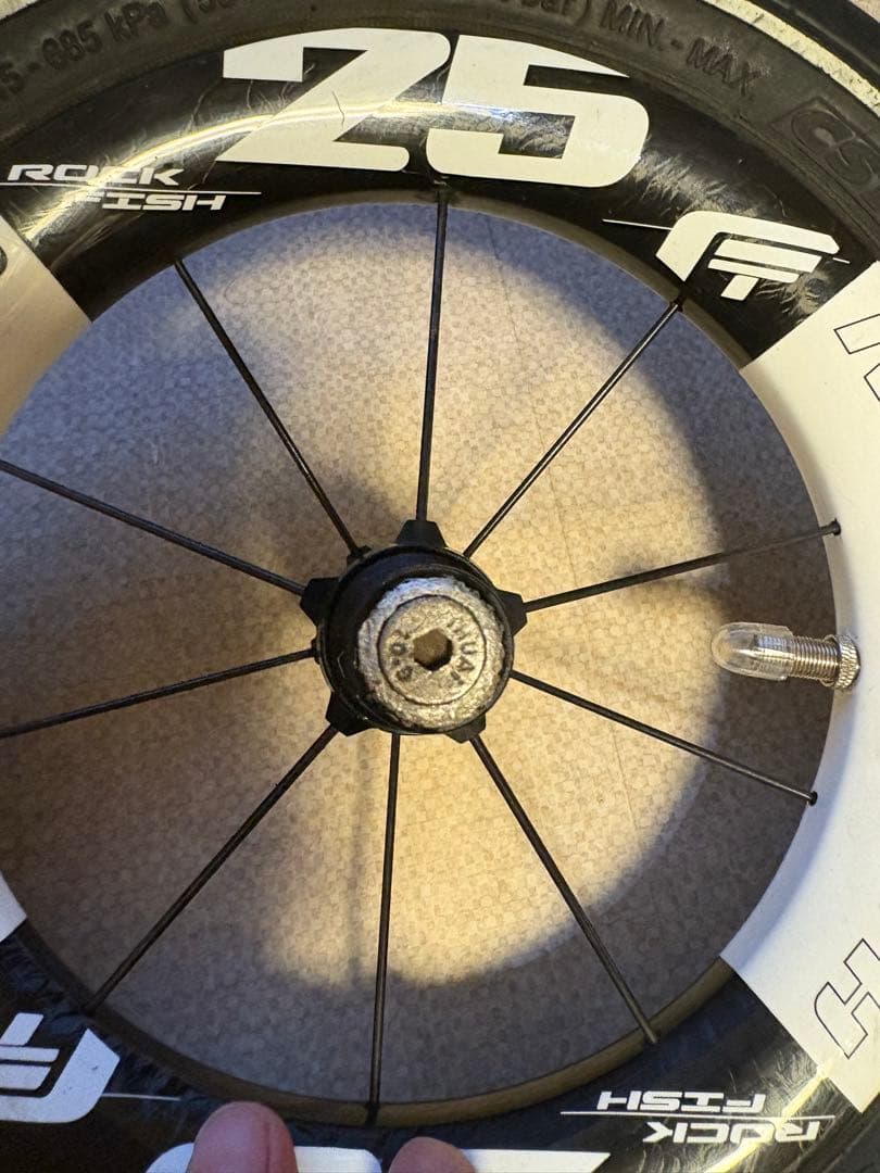 ROCKFISH FT-25 PRO カーボンホイール タイヤ+ チューブ付き
