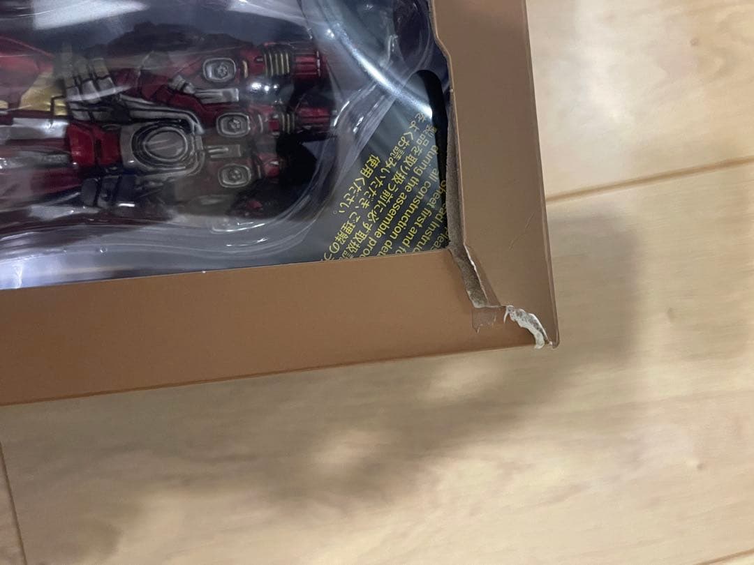 ホットトイズ　サノス　バトルダメージ版 エンドゲーム　ムービーマスターピース