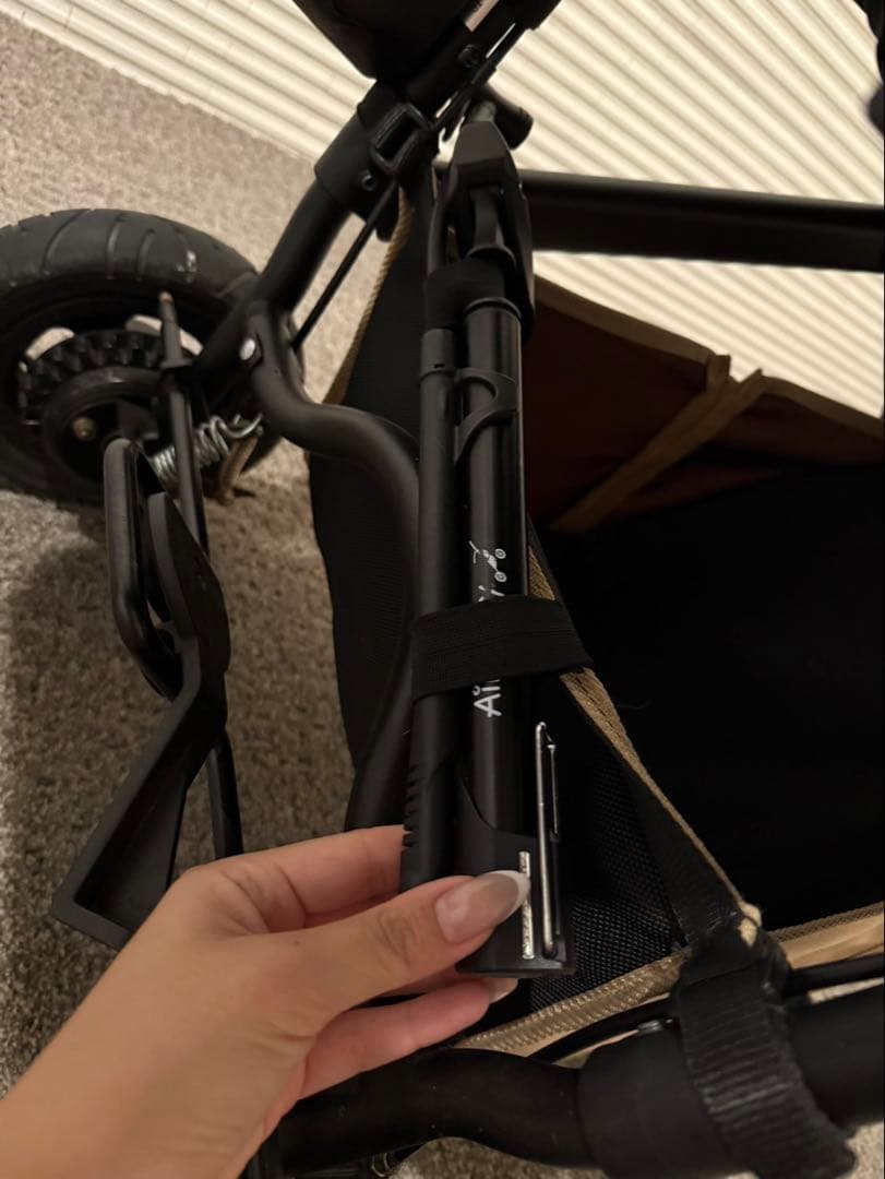 美品AIRBUDDY ペットカート ラージ　ツイルモカ　バッグドリンクホルダー付