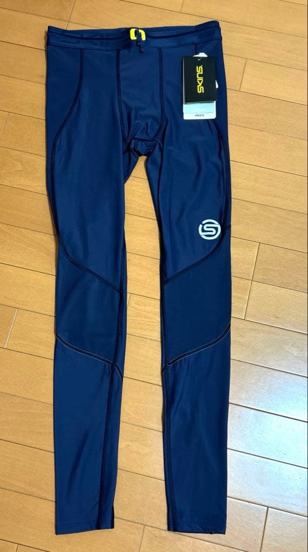 まあ～ご 　SKINS タイツ　M