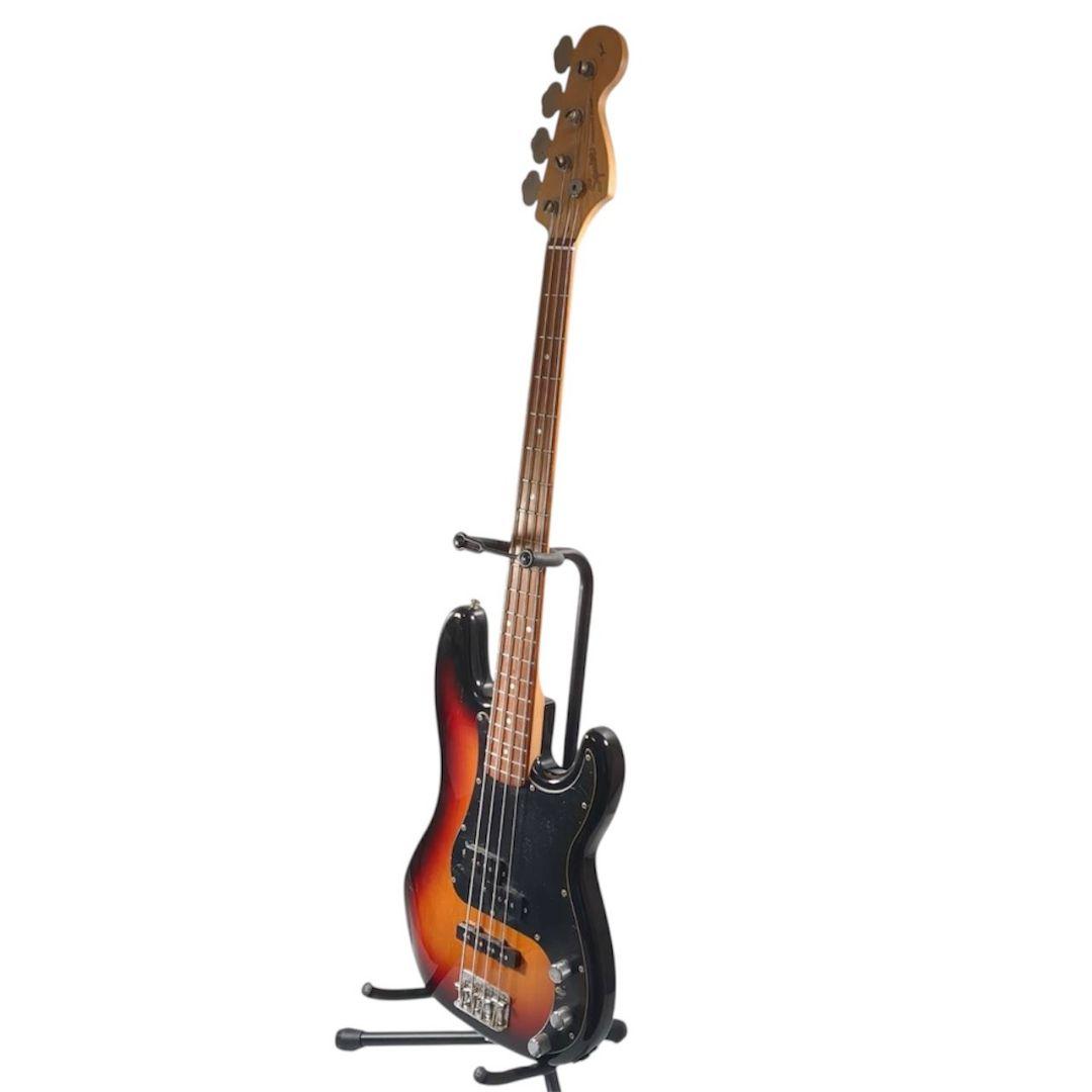 ベース Squier by fender precision bass Standard