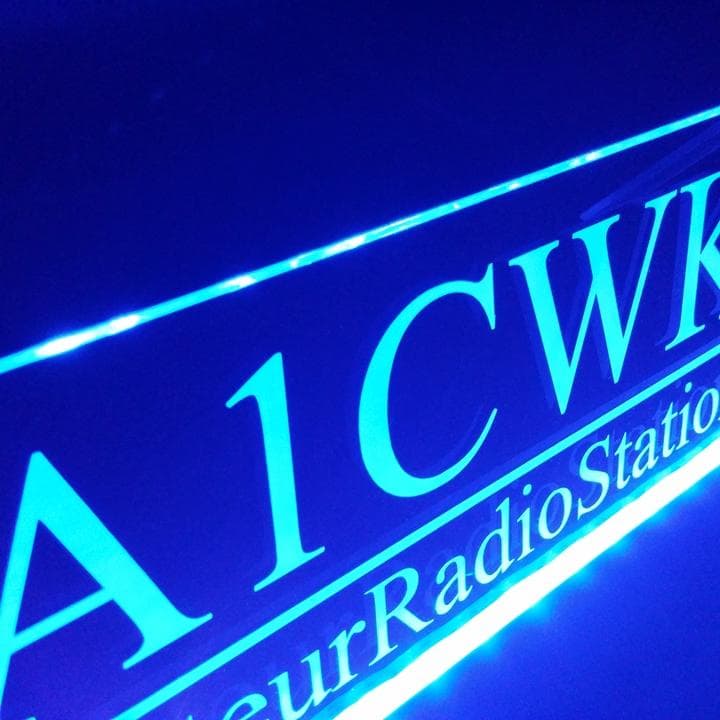 アマチュア無線機 コールサインプレート① LEDアクリルプレート トラック 内装