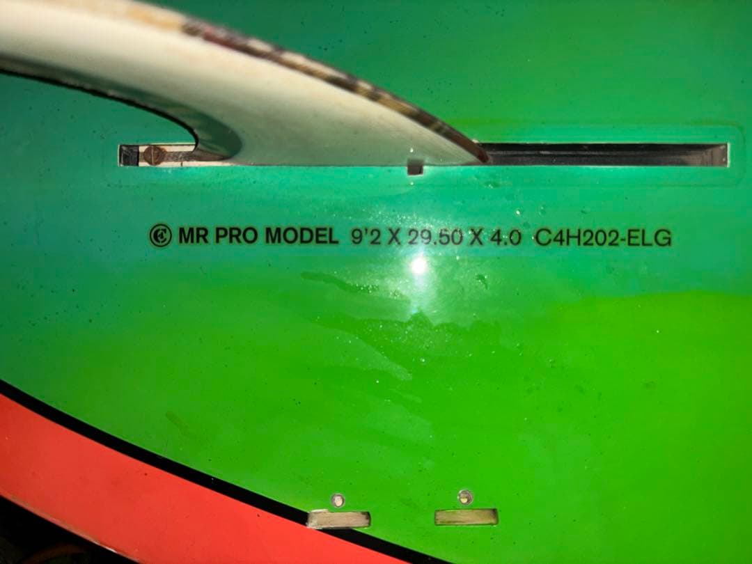 Mark Richards C4 Waterman Signatureリペアー中