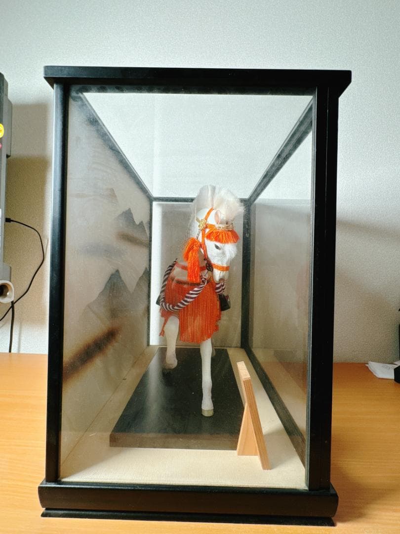 値下げ中：吉徳「縮緬白馬」45年物・アンティーク ★ 玄関に置くと運気上がる!