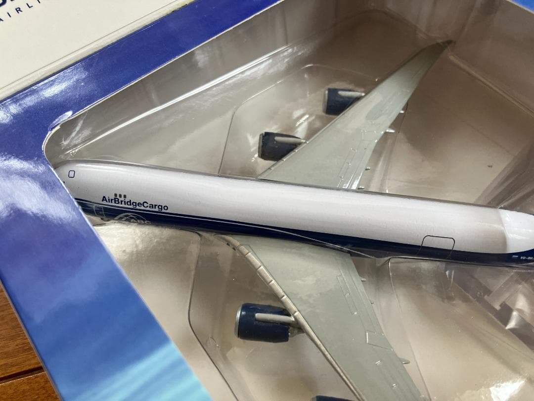 エアブリッジカーゴ　B747-8F　1/400　模型
