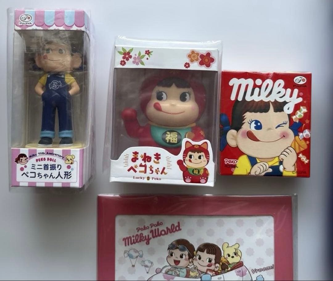 不二家ペコちゃんミルキーBOX 2026 ＋オマケ（卓上カレンダー＋ポーチ2個）
