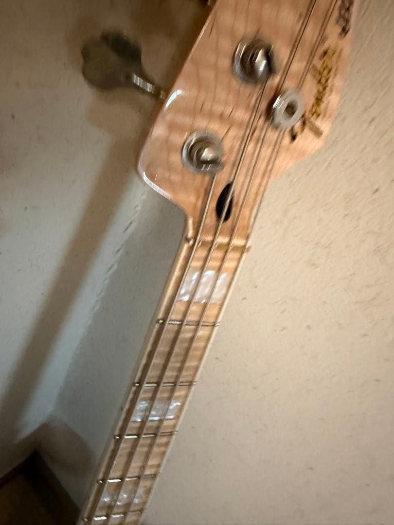 メタリックブルー 4弦エレキベース　ノーブランド　カスタム