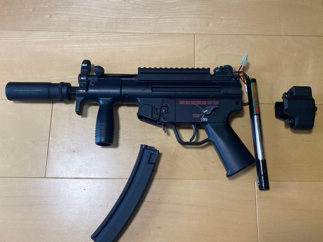 MP5 サブマシンガン ブラック サイレンサー付き