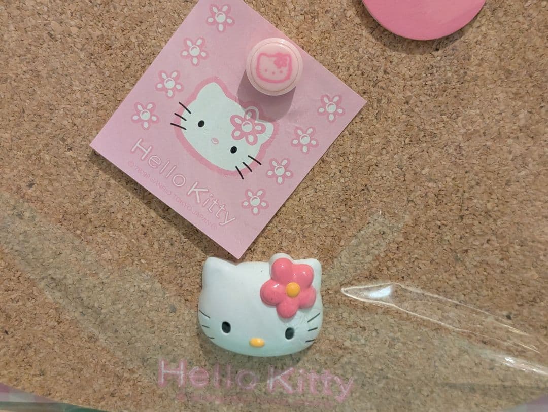 【レア商品】ハローキティ コルクボード 花付き