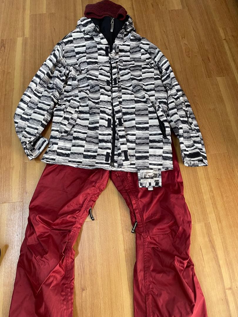 スノーボードセット【板・靴・服上下・グローブ・ニット帽】