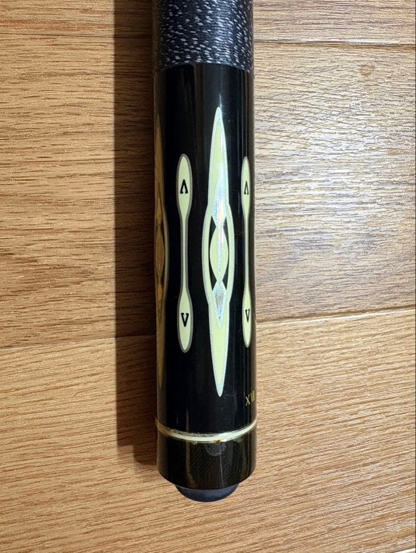 ADAM ビリヤードキューとケース