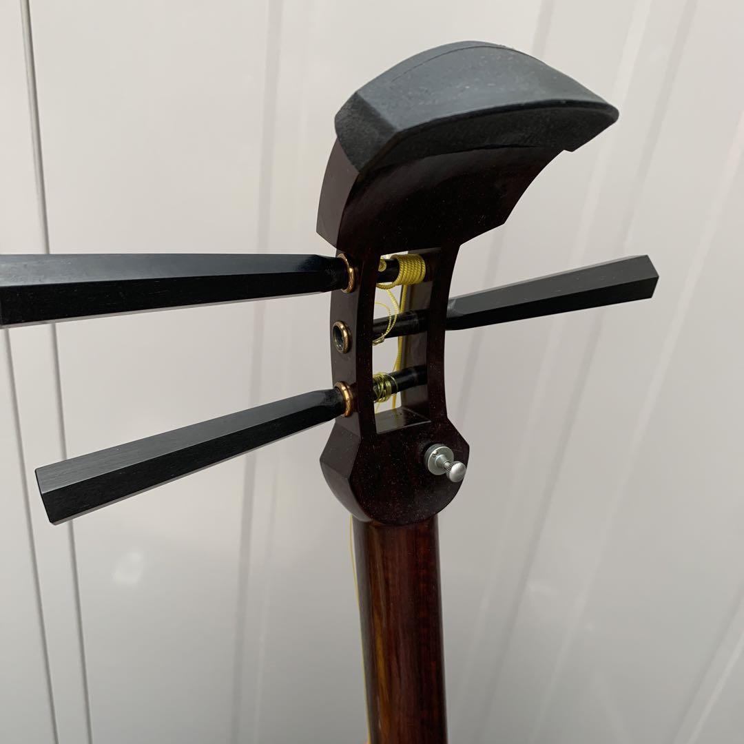 中古★津軽三味線 紅木 丸打胴 一本樋 中棹 ハードケース付き★