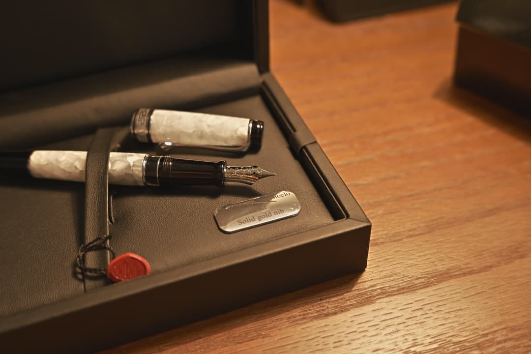 ✨【限定モデル・極美品】アウロラ 万年筆 OPTIMA 365 ビアンカ EF✨