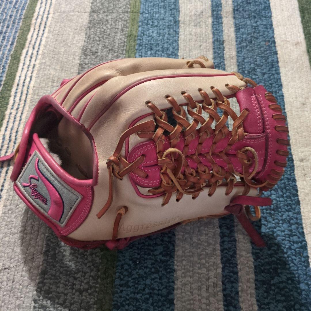 スラッガー 軟式オーダーグローブ ベージュ/ピンク値下げ交渉◯