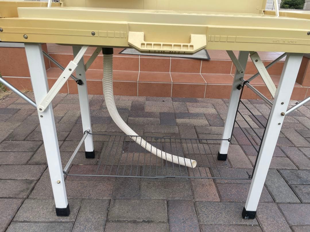 折りたたみ式キッチンテーブルシンク付き