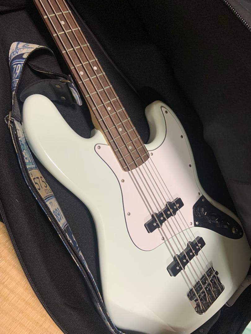 Squier エレクトリックベース ミントグリーン