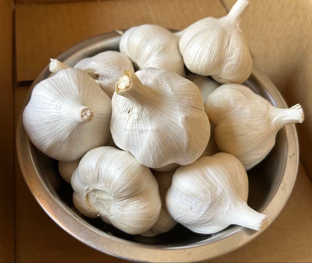 2025年産　にんにく　2Lサイズ2キロ　ホワイト六片種にんにく最高級品