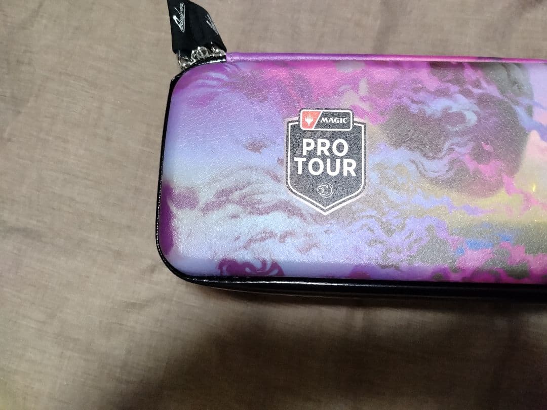 【サプライ】『プロツアーローウィンの昏明』限定デッキケース