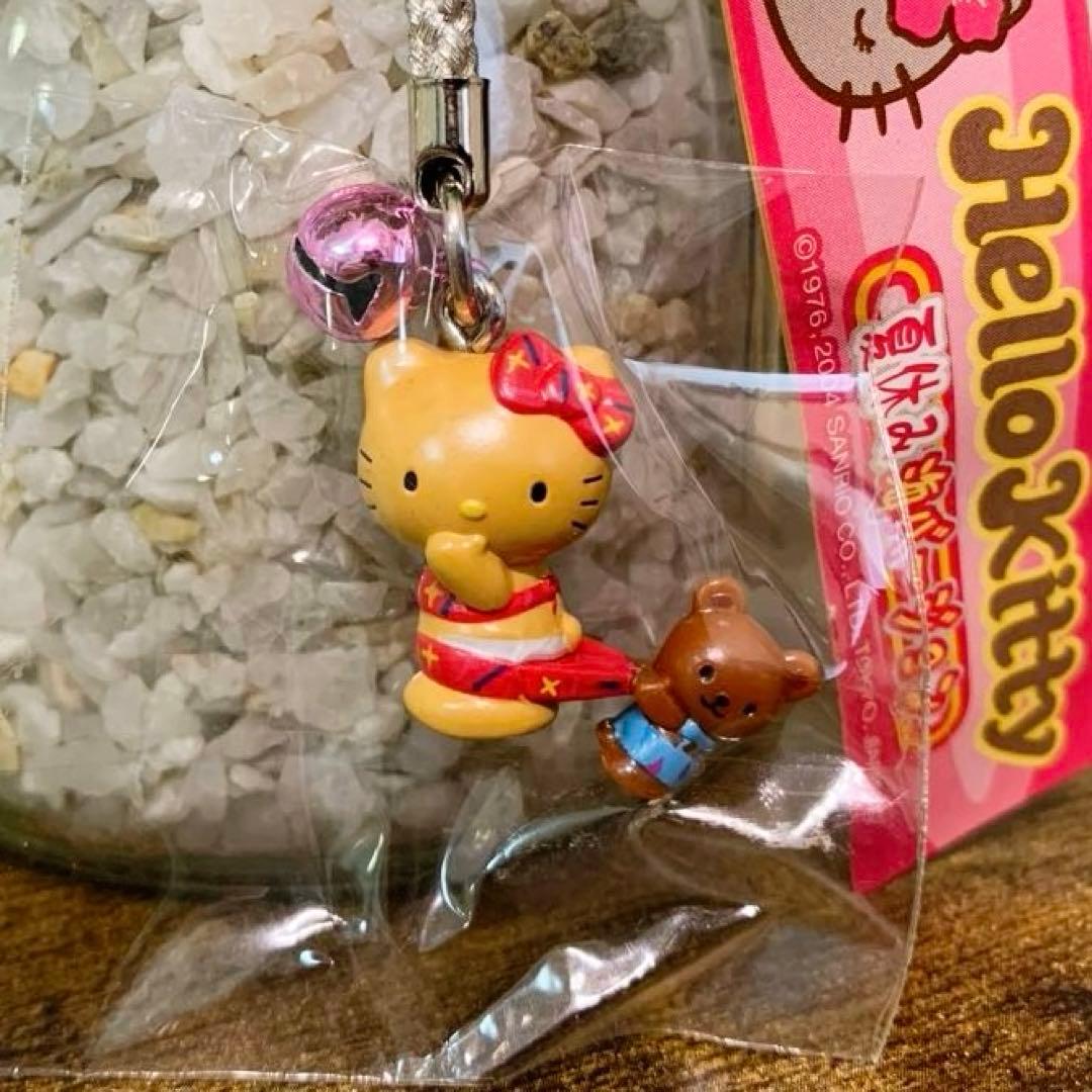 レア　夏休み海バージョン　ハローキティ日焼け　水着　クマ　根付けストラップ　希少