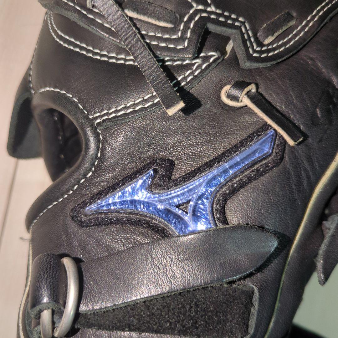 【美品】ミズノ 田中将大モデル 投手用グローブ 黒×ブルー 刺繍ロゴ 野球グラブ