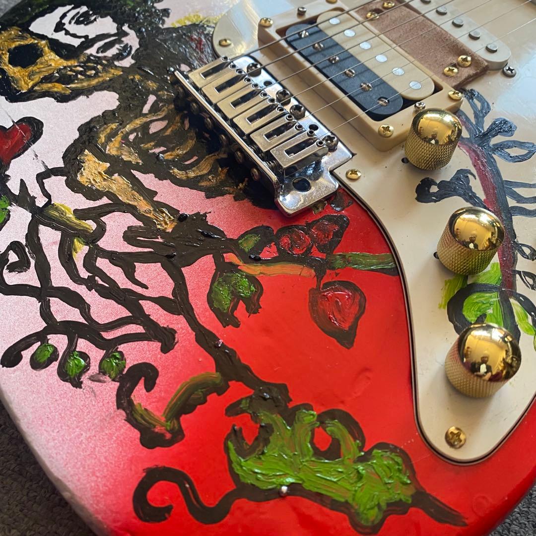ジミヘンドリックスサイケペイントストラトキャスター！奇抜なデザインコンポーネント