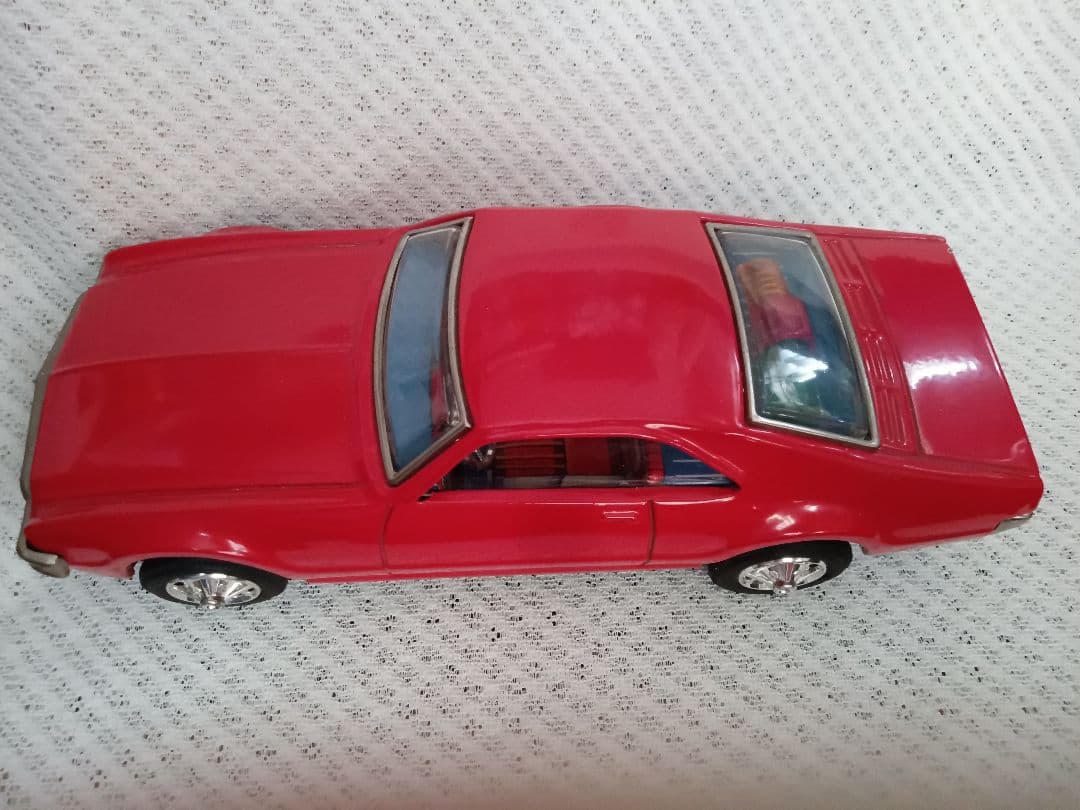 オールズモービル　アメ車TORNADO　太陽　日本製ブリキ美車27cm値下です