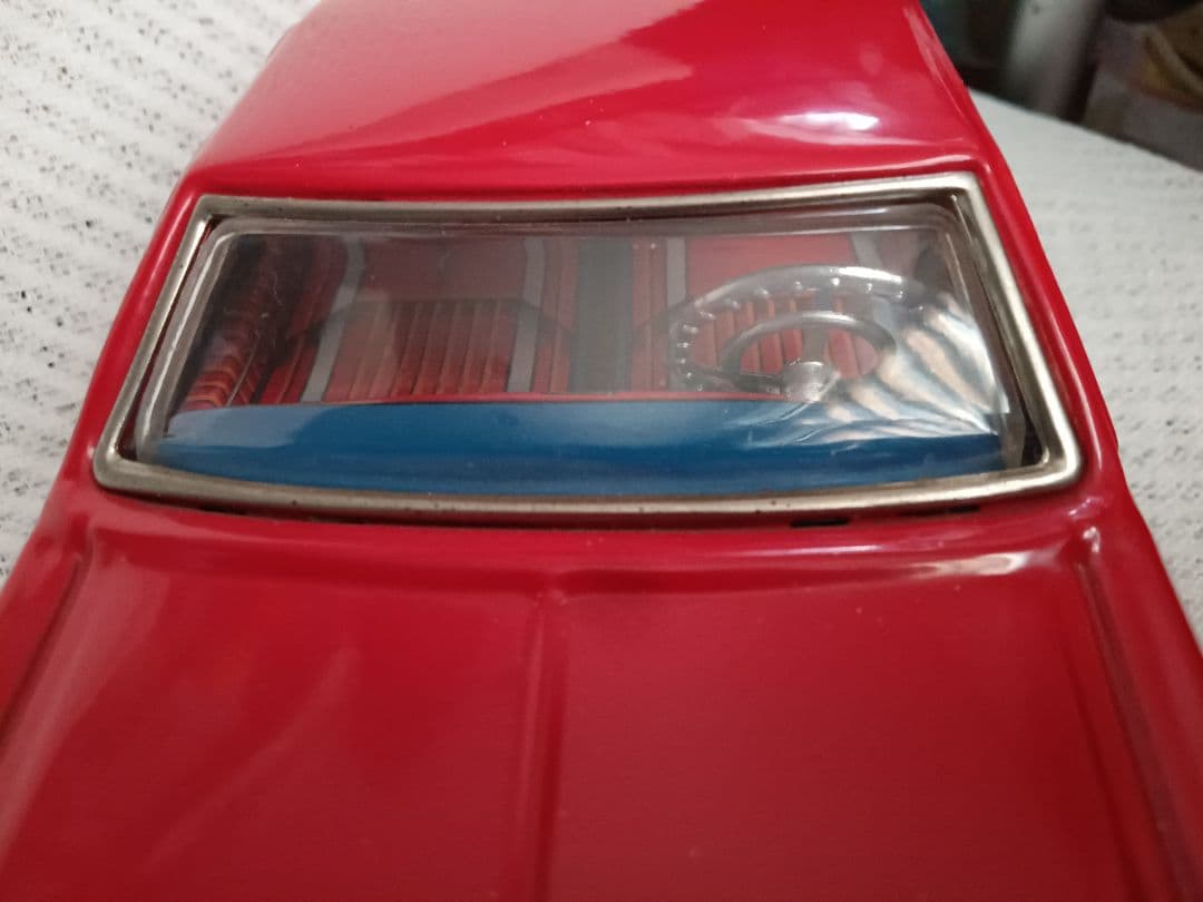 オールズモービル　アメ車TORNADO　太陽　日本製ブリキ美車27cm値下です