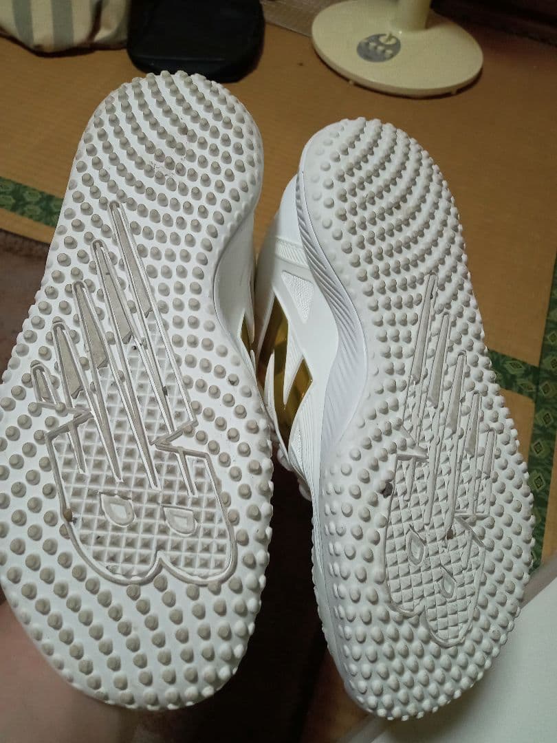 New Balance トレーニングシューズ ホワイト/ゴールド