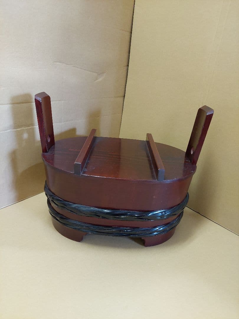 朱塗りおかもち