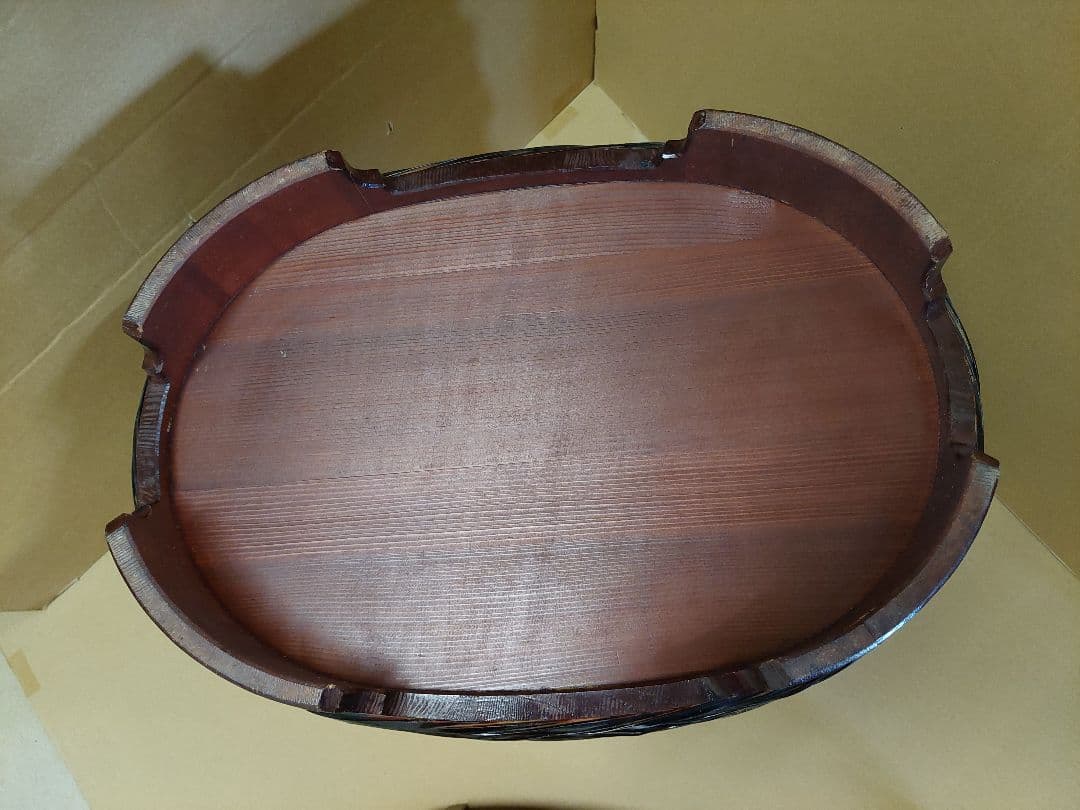 朱塗りおかもち