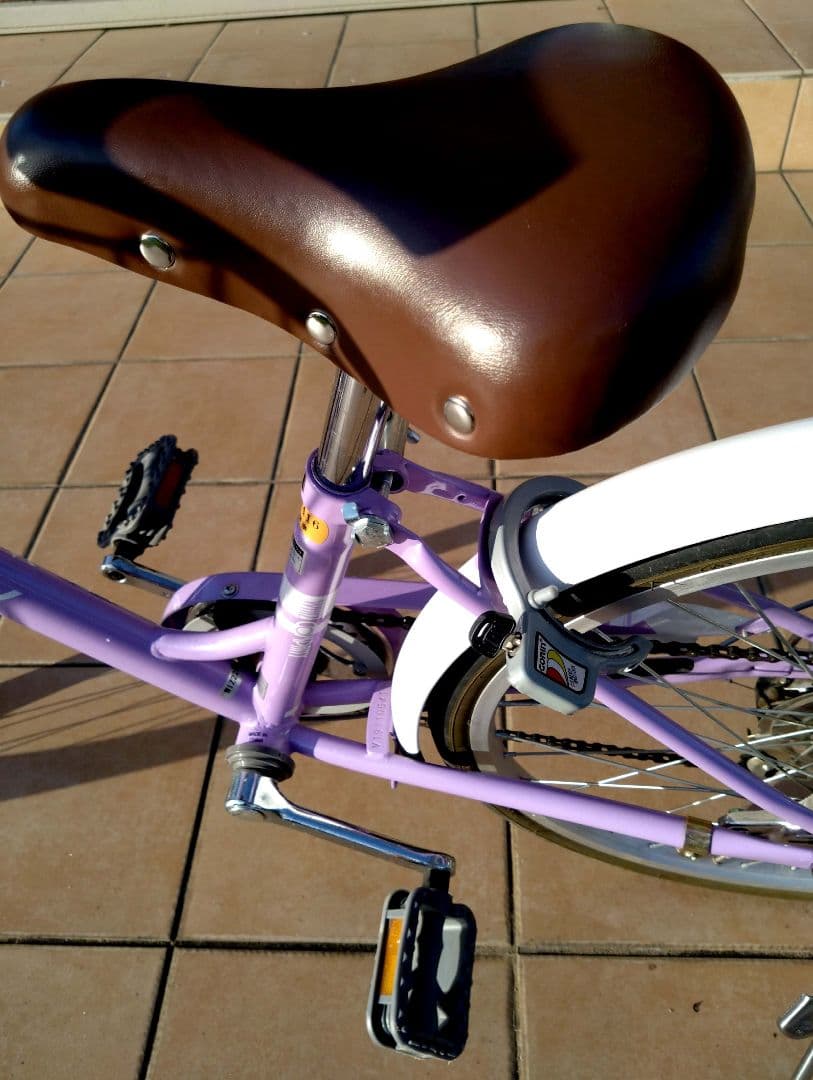 22インチ自転車 女の子 ヘルメット付き 引き取り限定